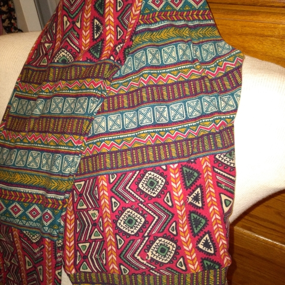 Tribal pattern Lularoe os leggings 😍 - Picture 3 of 5